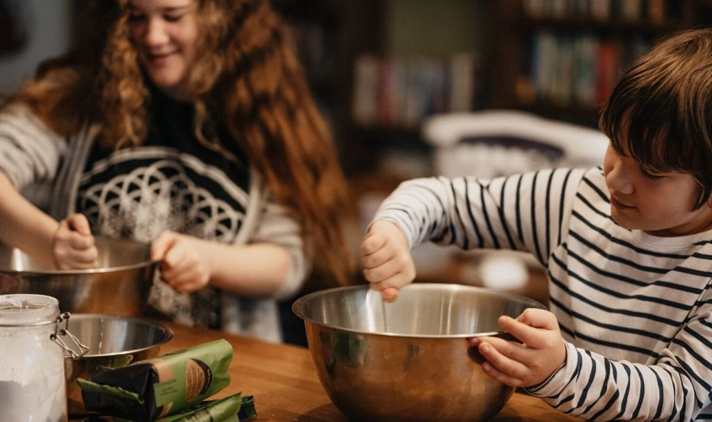 Kids baking over holidays 1024x607