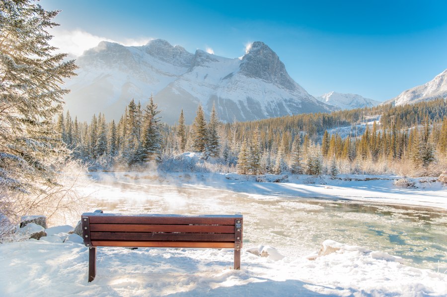 Snow bench mountains