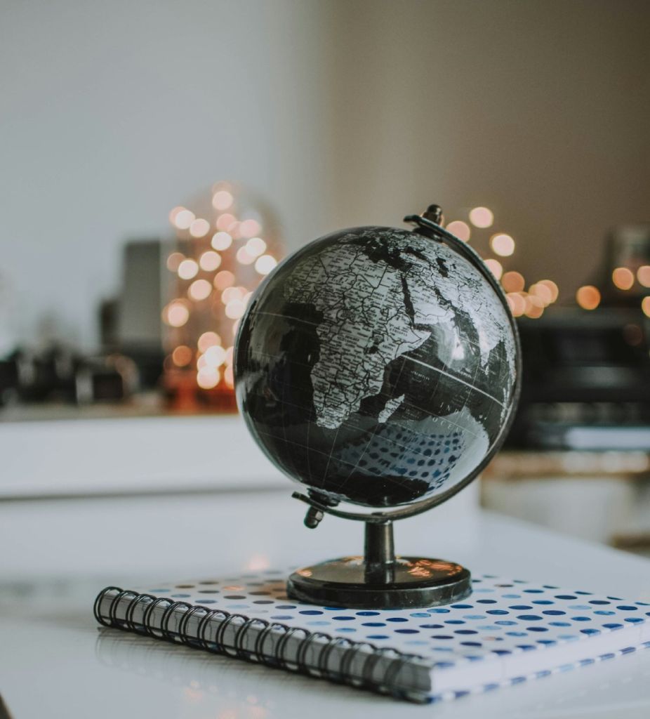 World globe desk 926x1024